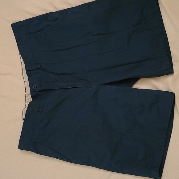CITY STREETS Men's Blue Flat Front Cotton Shorts, 40-inch Waist - Picture 1 of 3